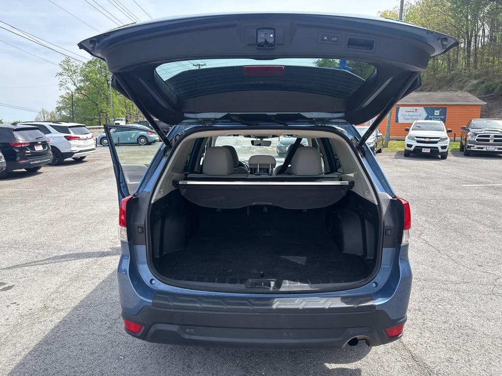 Photo 33 of this SUBARU FORESTER