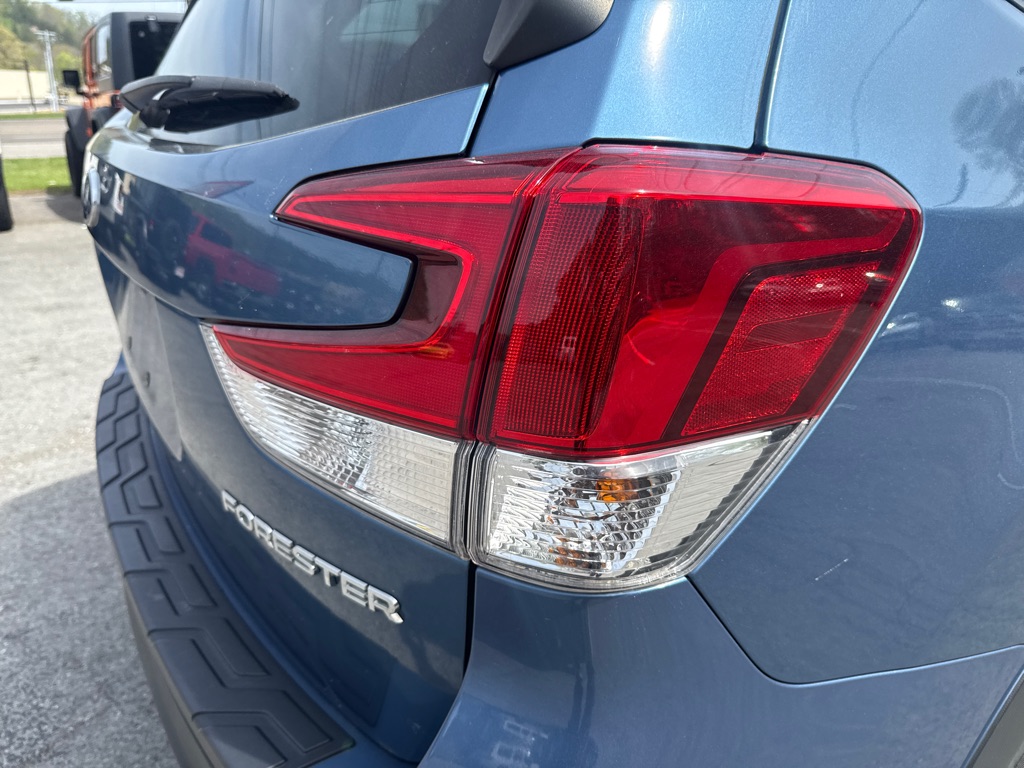 Photo 36 of this SUBARU FORESTER