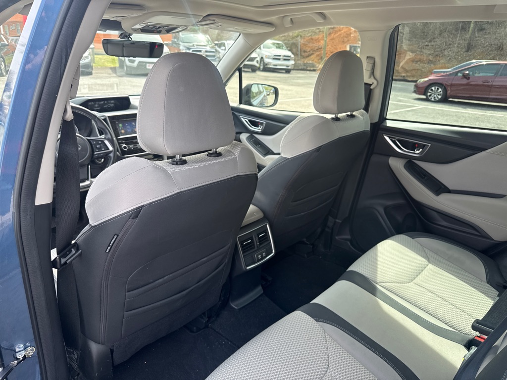 Photo 27 of this SUBARU FORESTER