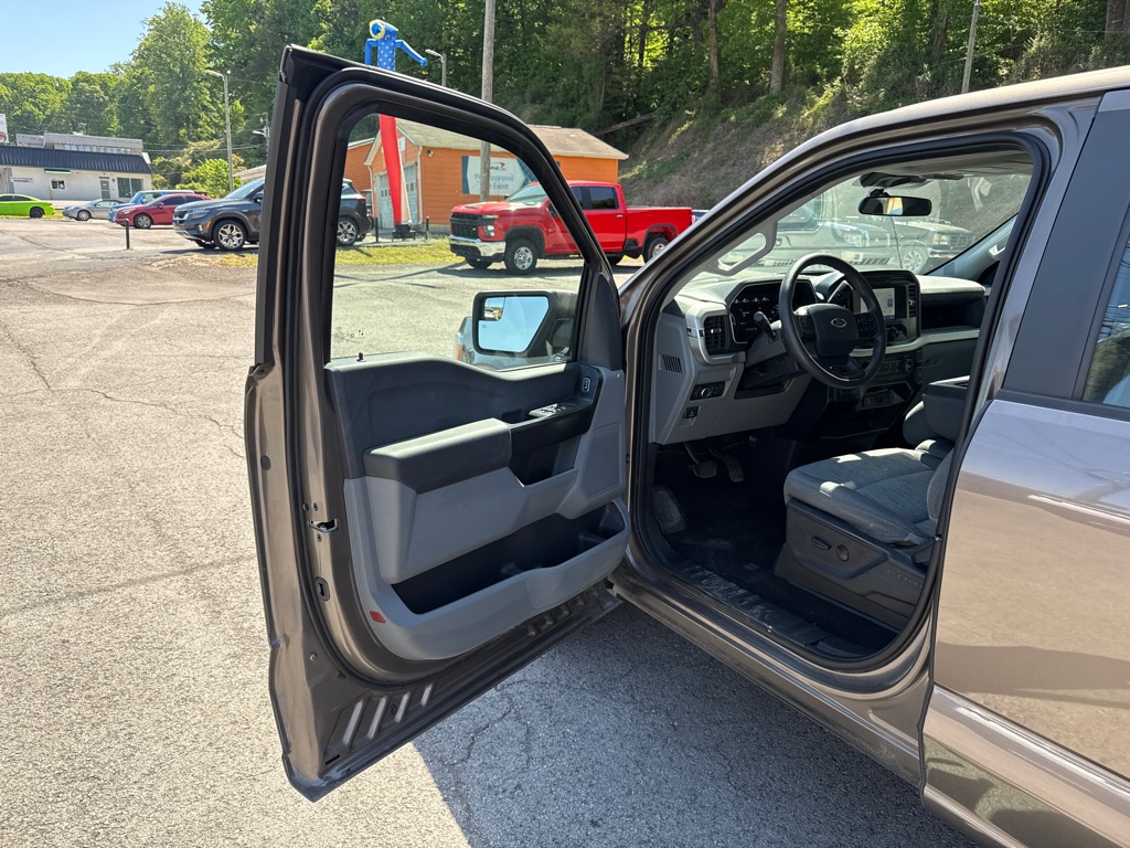Photo 9 of this FORD F150