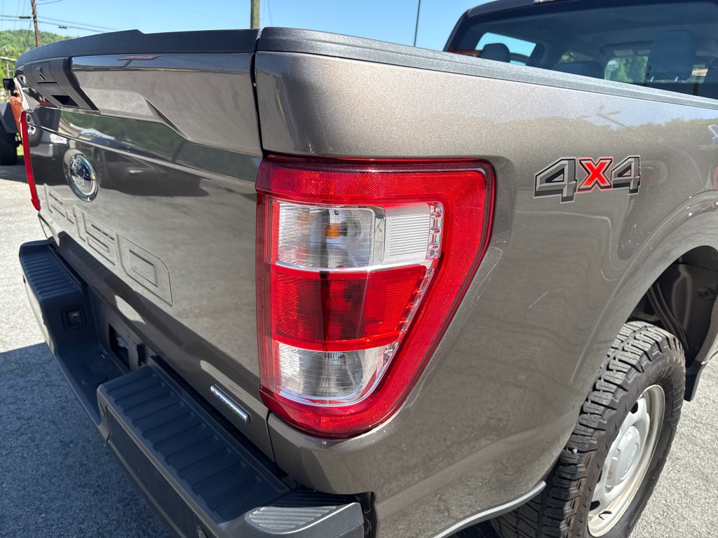 Photo 28 of this FORD F150
