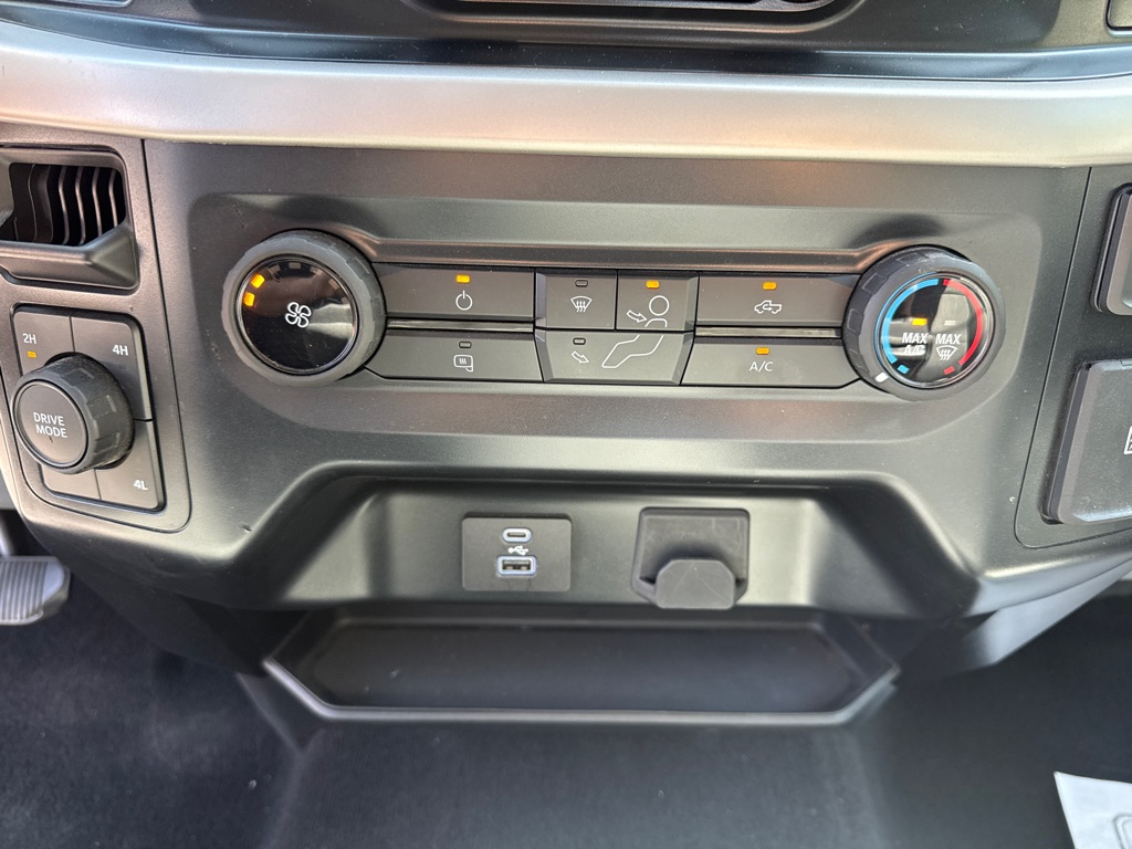 Photo 19 of this FORD F150