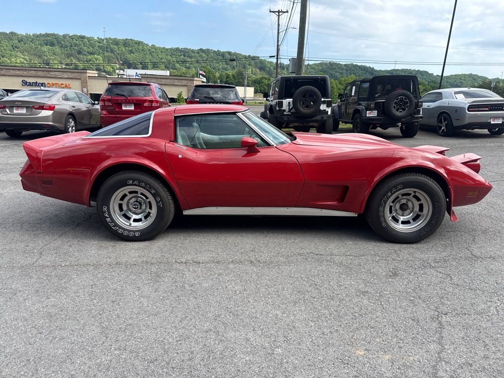 Photo 8 of this CHEVROLET CORVETTE