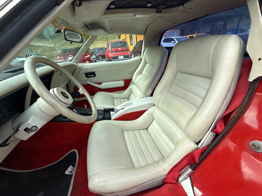 Photo 18 of this CHEVROLET CORVETTE