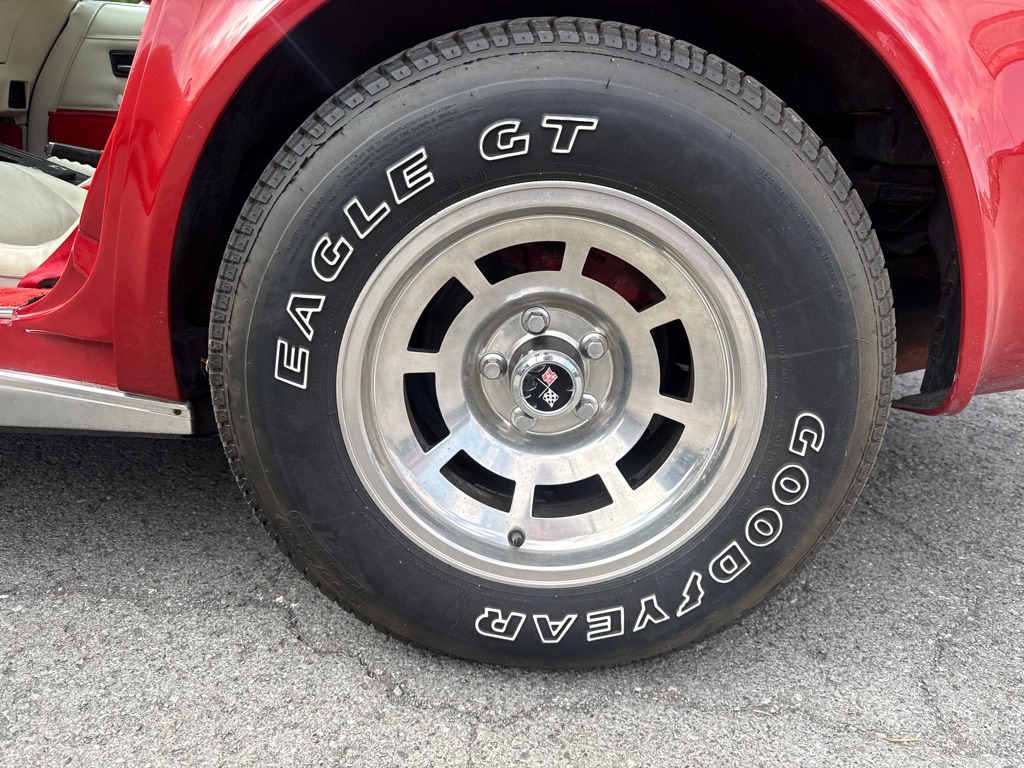 Photo 19 of this CHEVROLET CORVETTE