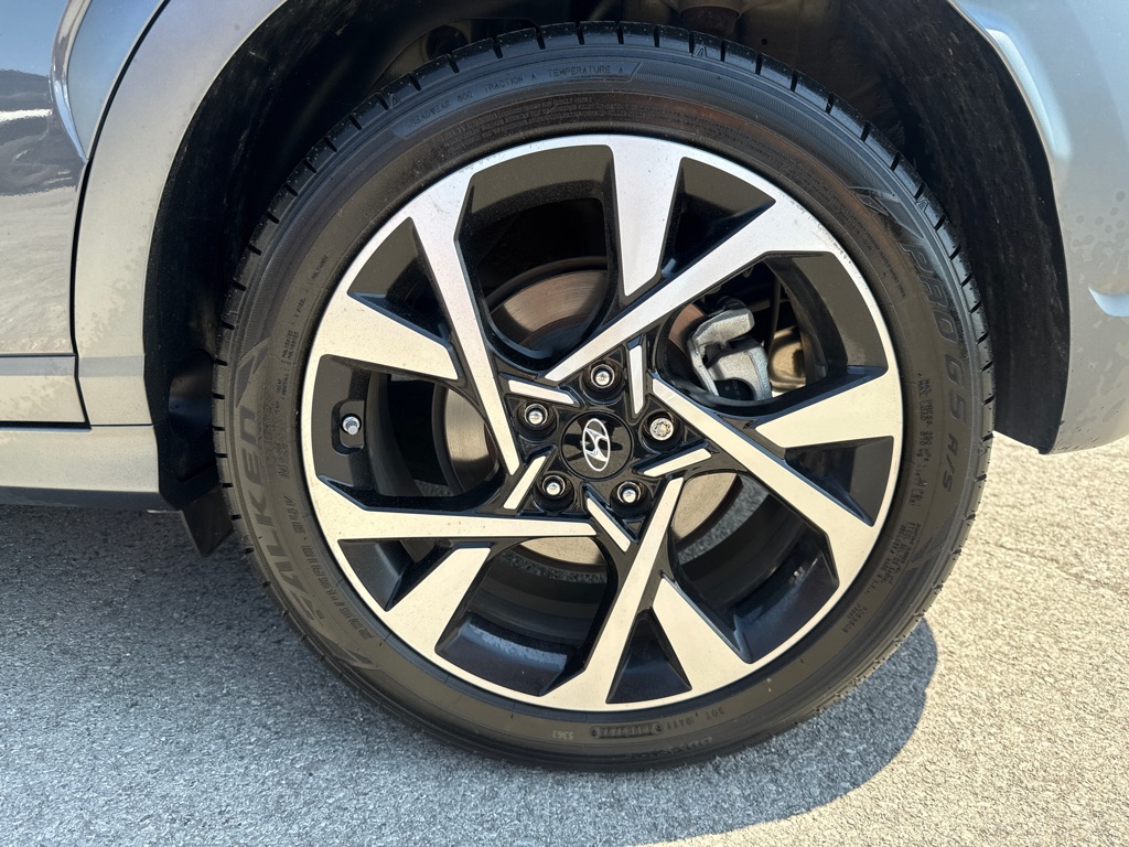 Photo 22 of this HYUNDAI KONA