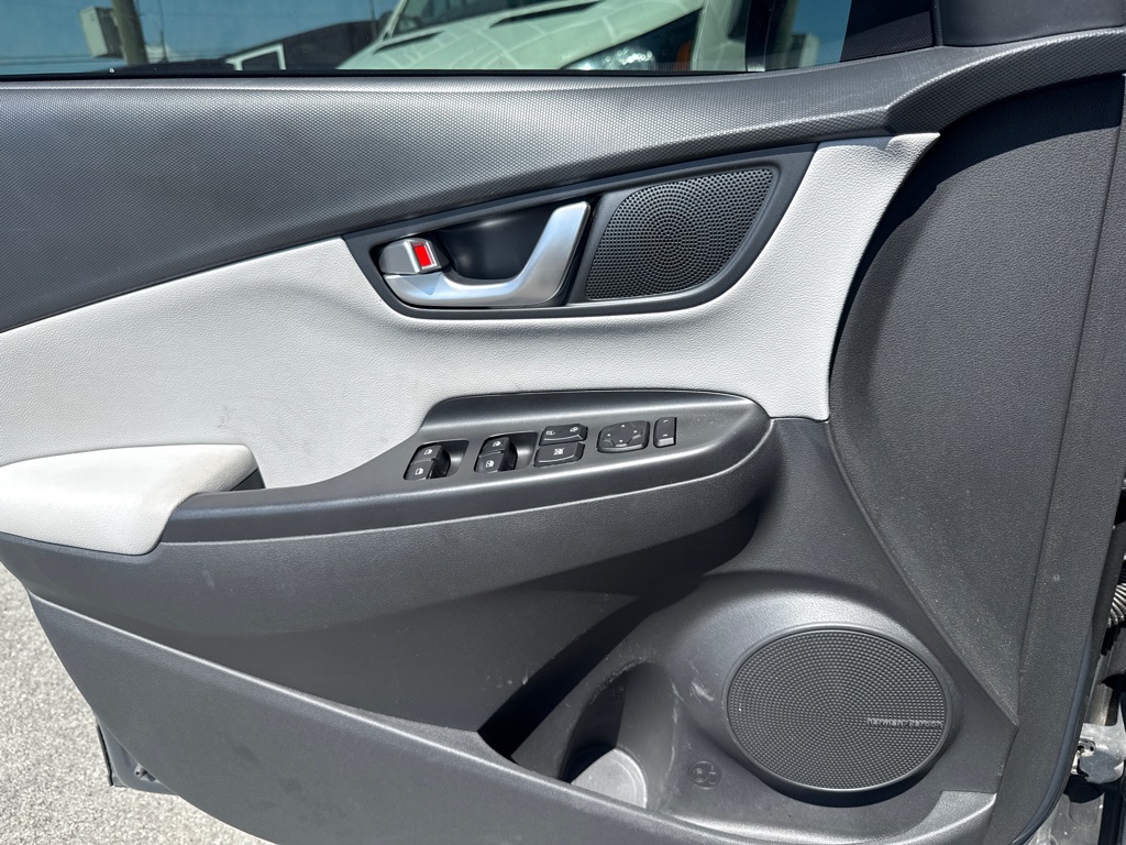 Photo 15 of this HYUNDAI KONA
