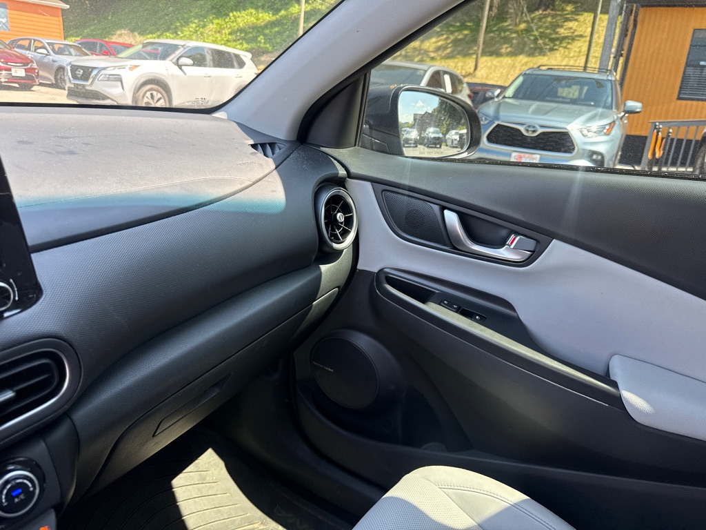 Photo 18 of this HYUNDAI KONA