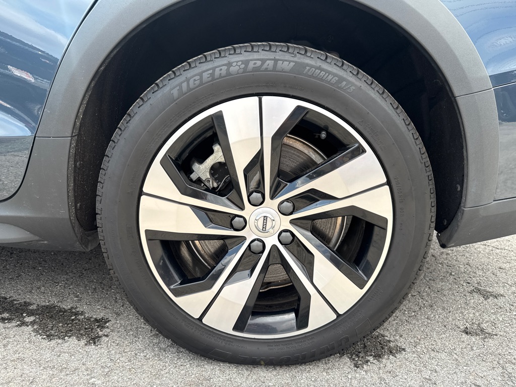 Photo 24 of this VOLVO V60 CROSS COUNT