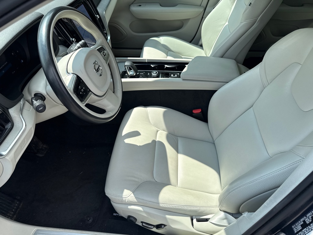 Photo 12 of this VOLVO V60 CROSS COUNT