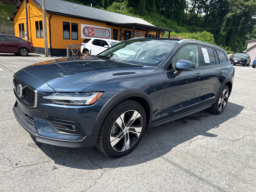 Photo 3 of this VOLVO V60 CROSS COUNT
