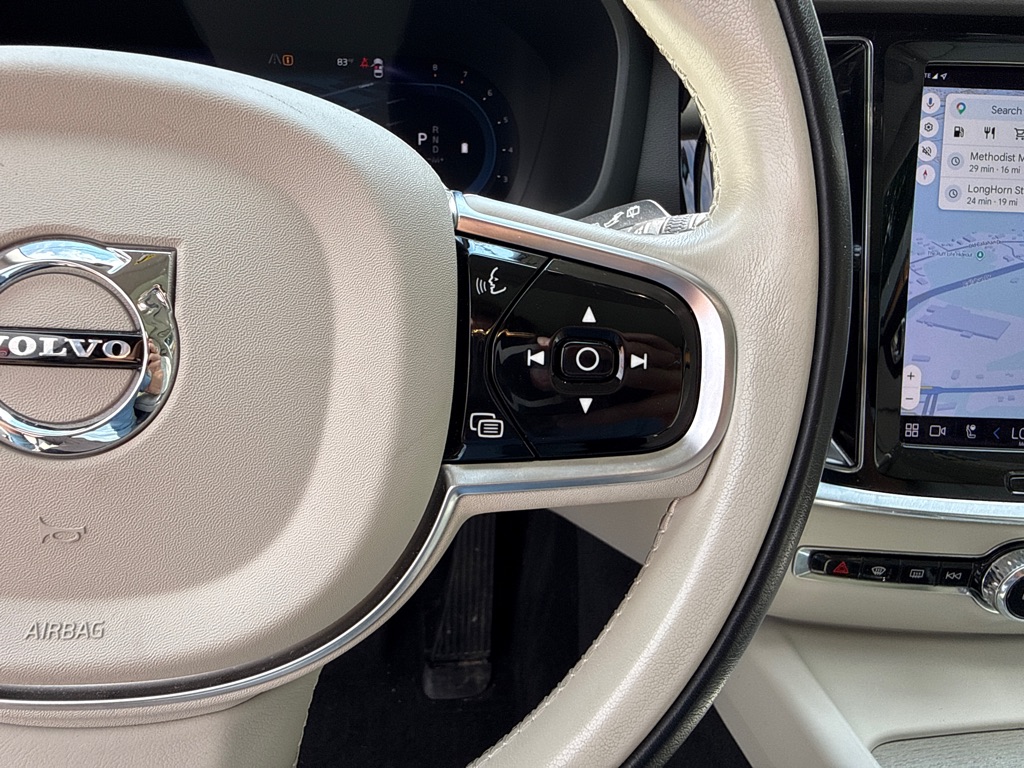 Photo 16 of this VOLVO V60 CROSS COUNT