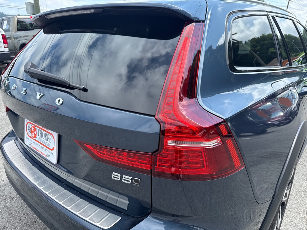 Photo 27 of this VOLVO V60 CROSS COUNT