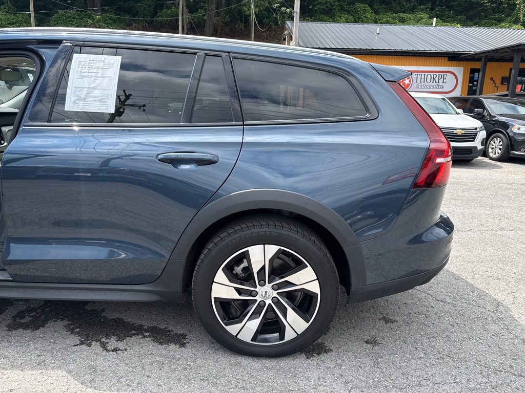 Photo 25 of this VOLVO V60 CROSS COUNT