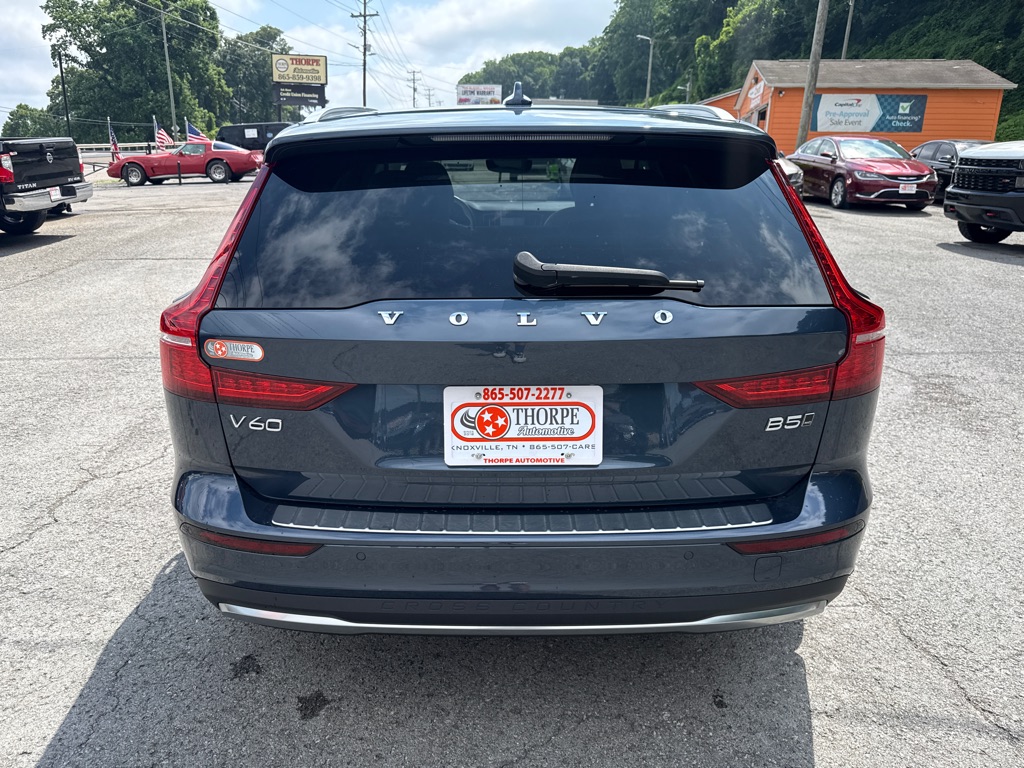 Photo 6 of this VOLVO V60 CROSS COUNT