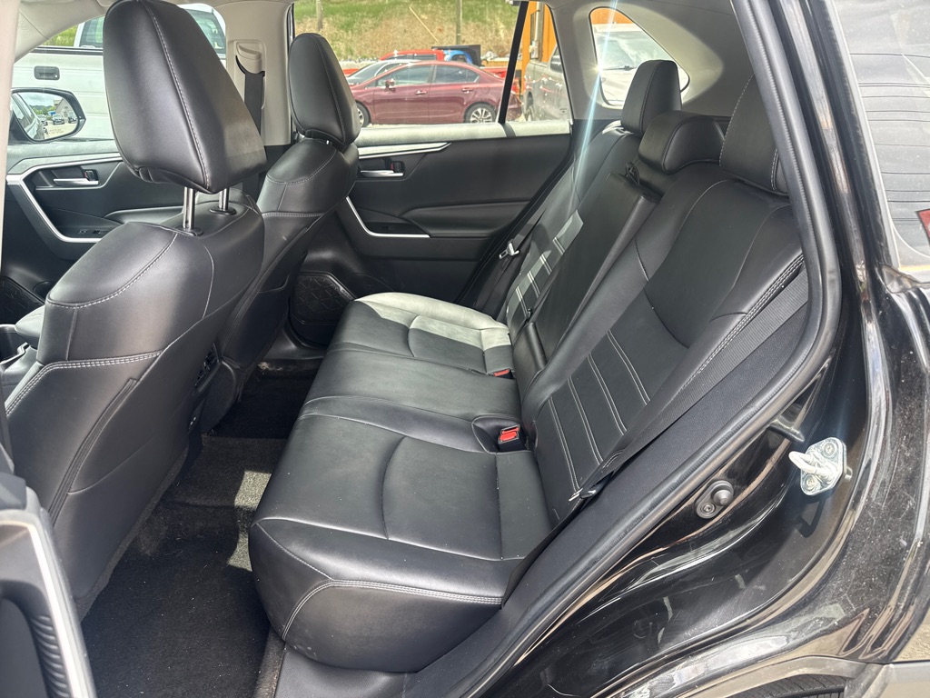 Photo 24 of this TOYOTA RAV4
