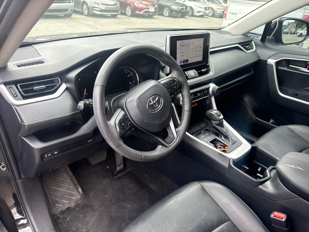 Photo 11 of this TOYOTA RAV4