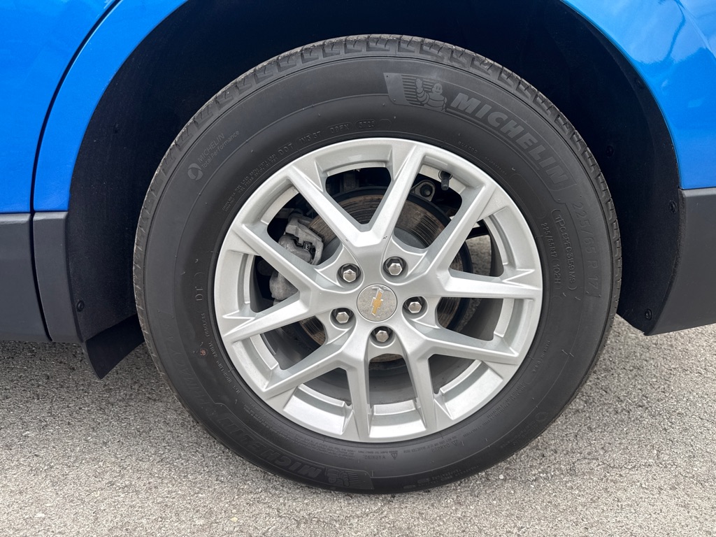 Photo 24 of this CHEVROLET EQUINOX