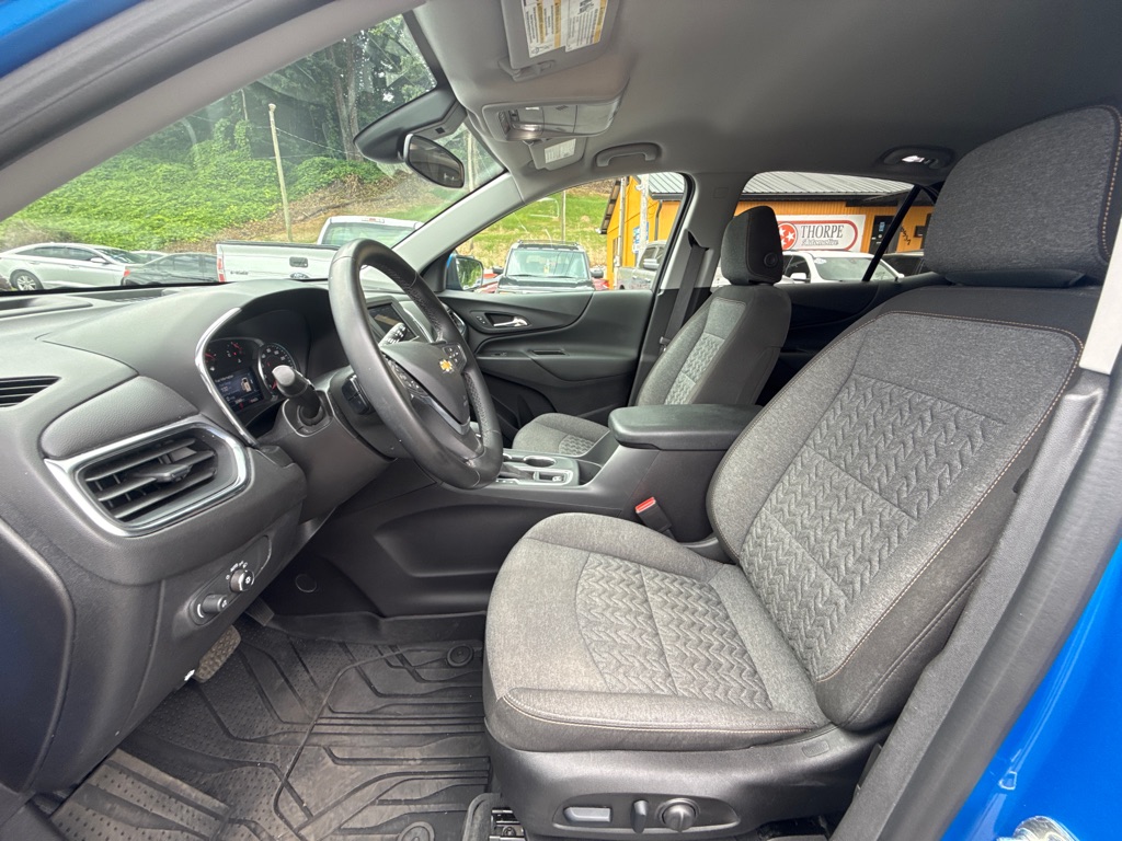 Photo 22 of this CHEVROLET EQUINOX