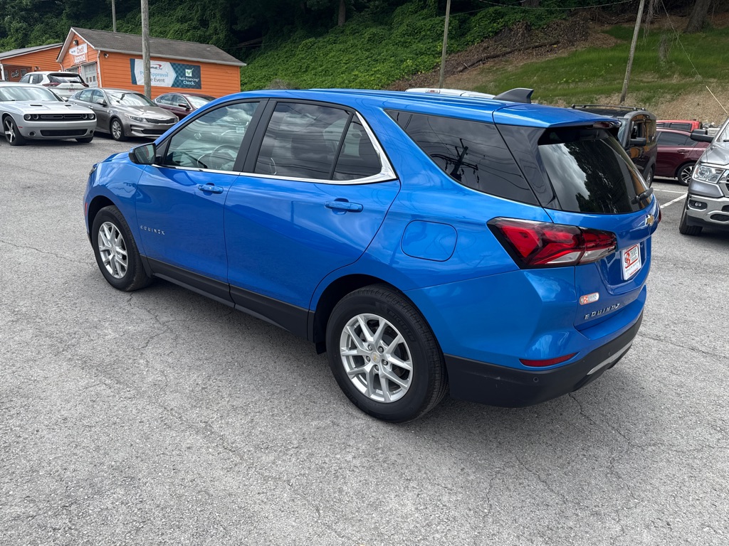 Photo 5 of this CHEVROLET EQUINOX