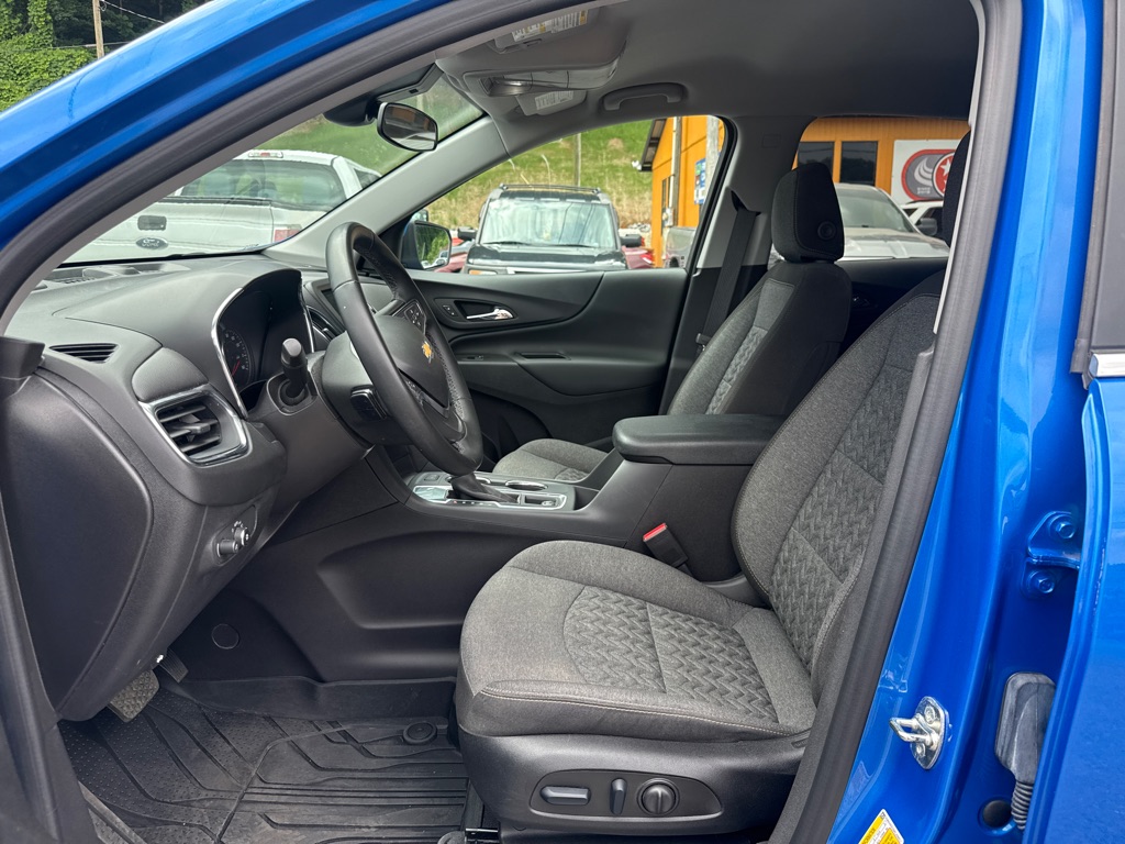 Photo 10 of this CHEVROLET EQUINOX