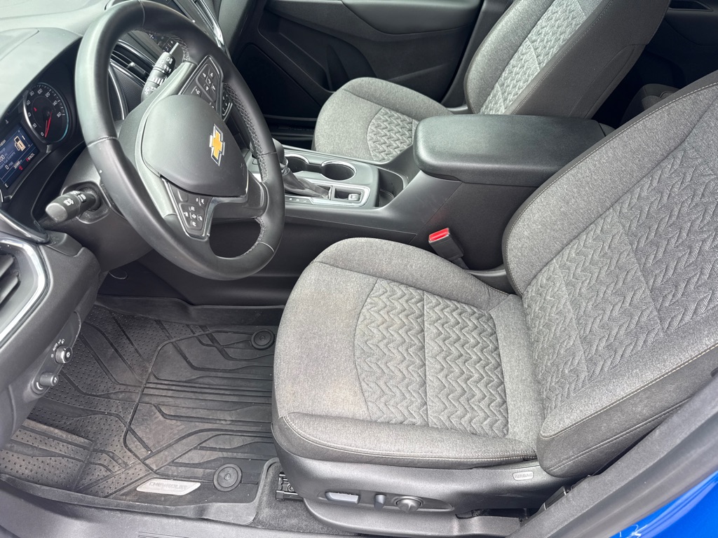 Photo 13 of this CHEVROLET EQUINOX