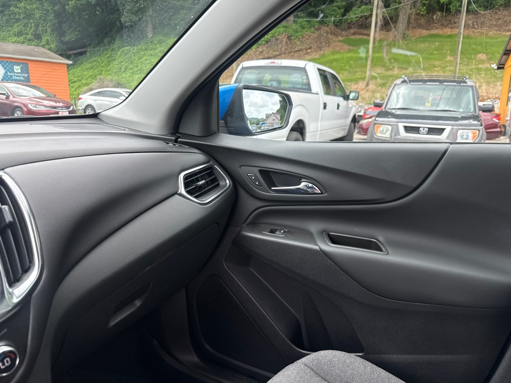 Photo 20 of this CHEVROLET EQUINOX