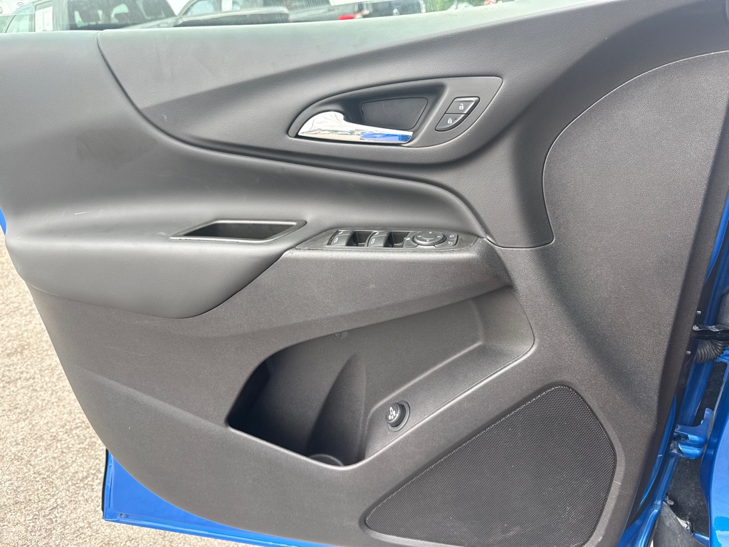 Photo 21 of this CHEVROLET EQUINOX