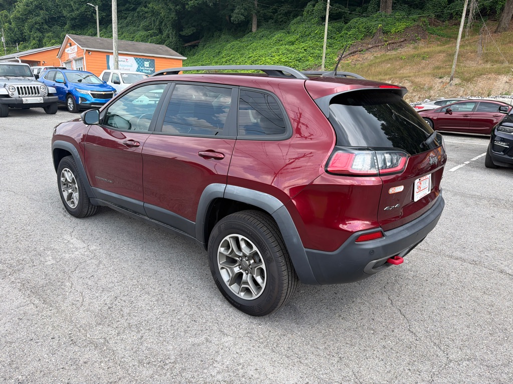 Photo 5 of this JEEP CHEROKEE