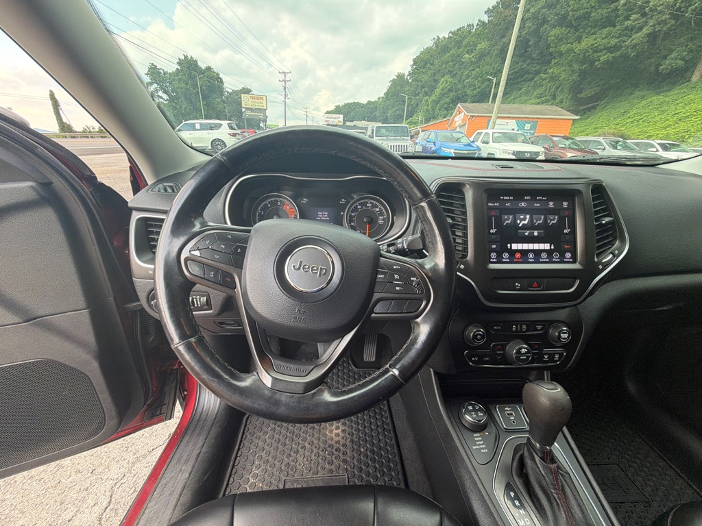 Photo 21 of this JEEP CHEROKEE