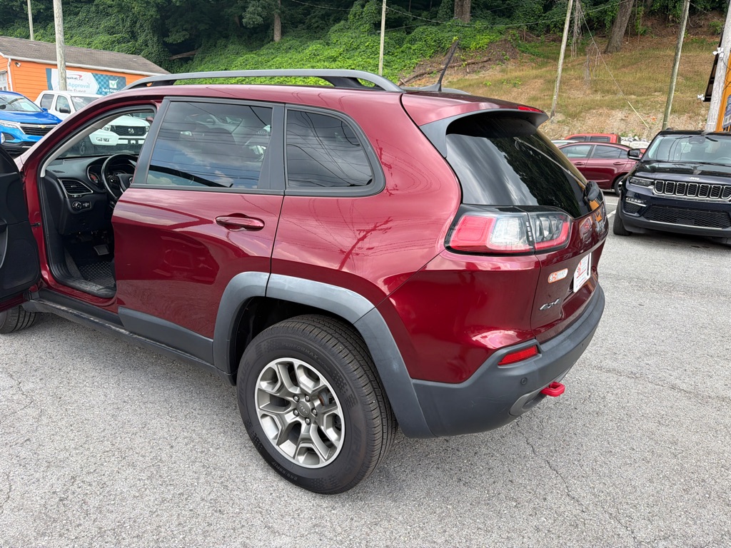 Photo 26 of this JEEP CHEROKEE
