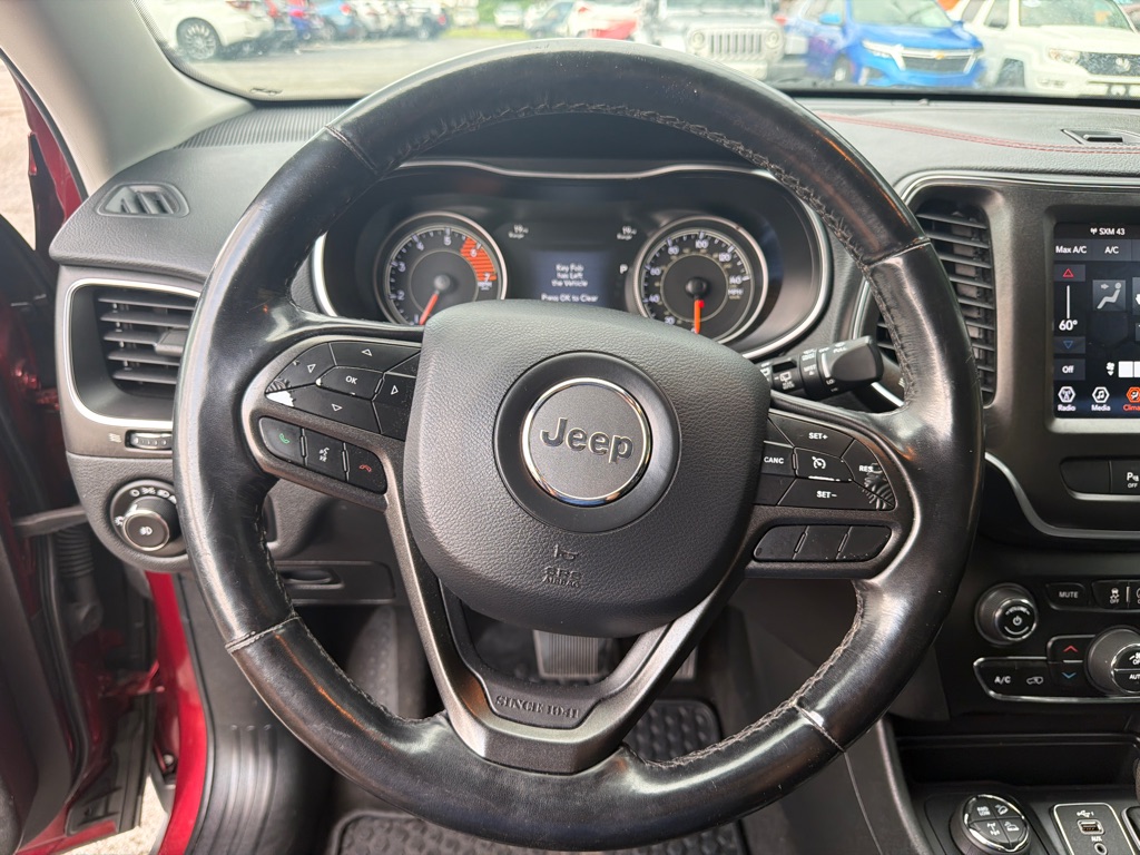 Photo 13 of this JEEP CHEROKEE