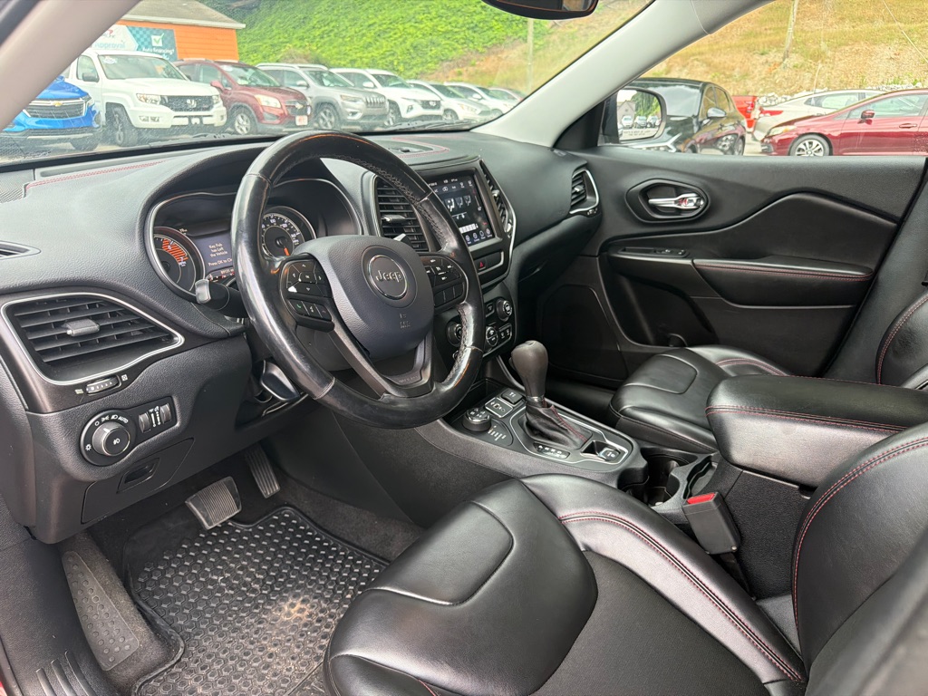 Photo 10 of this JEEP CHEROKEE
