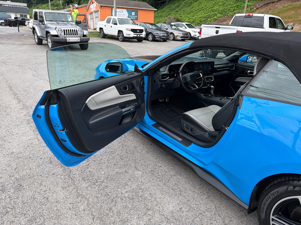 Photo 9 of this FORD MUSTANG