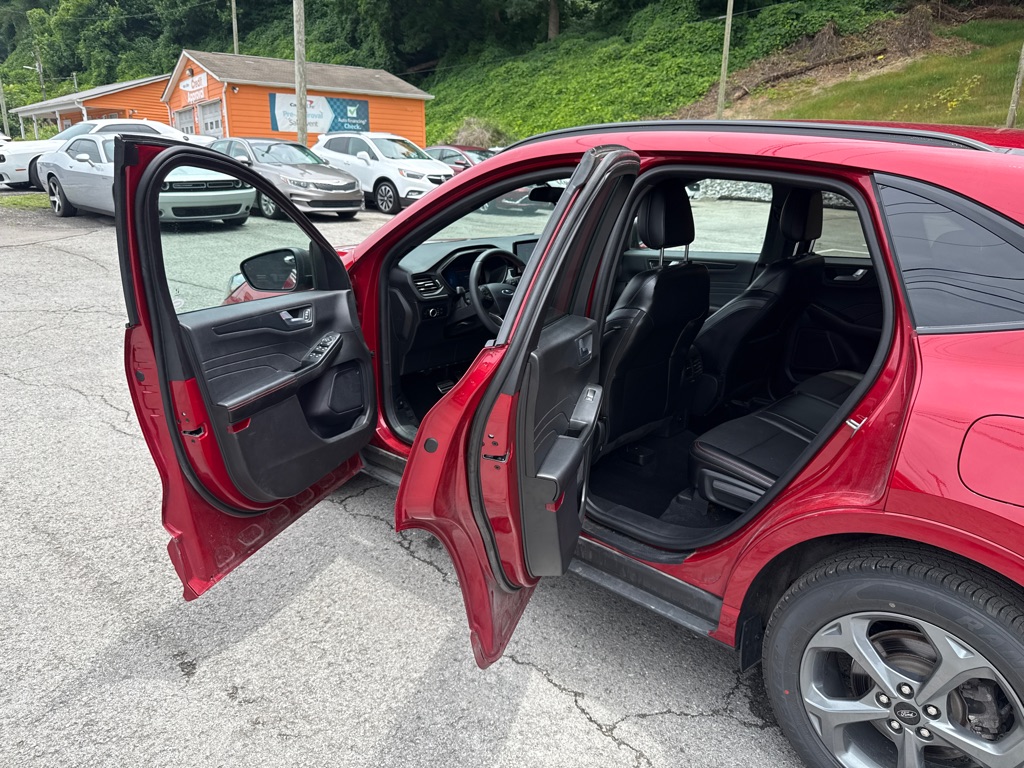 Photo 23 of this FORD ESCAPE