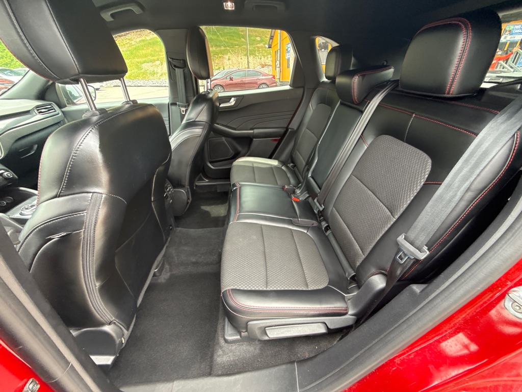 Photo 21 of this FORD ESCAPE