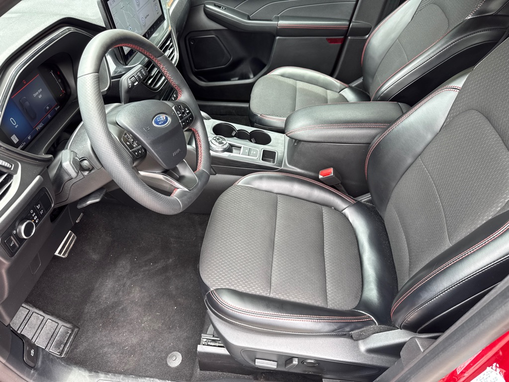 Photo 13 of this FORD ESCAPE