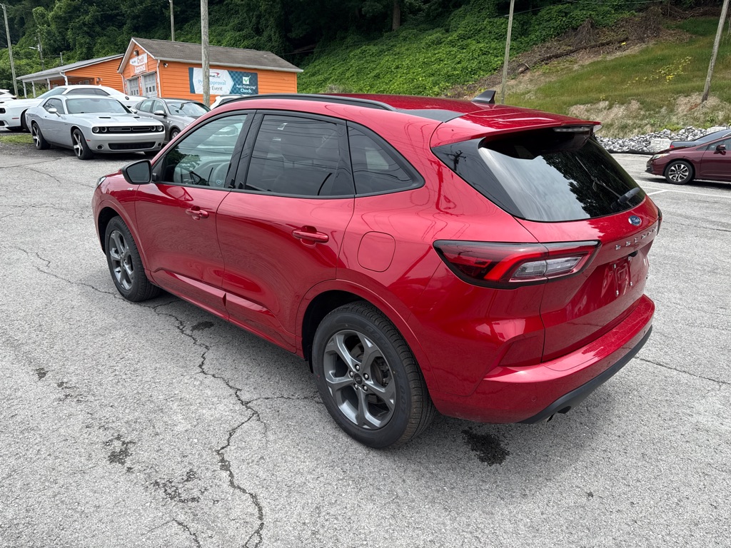 Photo 5 of this FORD ESCAPE