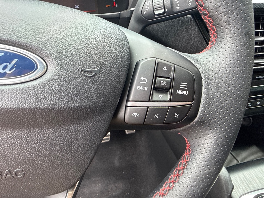 Photo 17 of this FORD ESCAPE