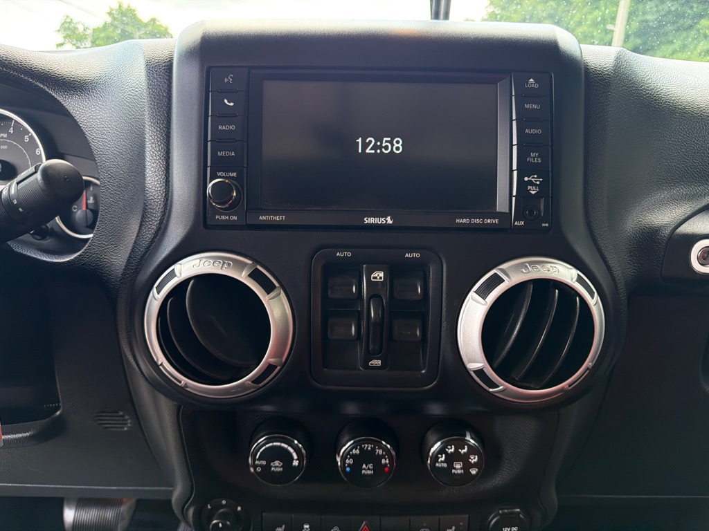 Photo 20 of this JEEP WRANGLER UNLIMI