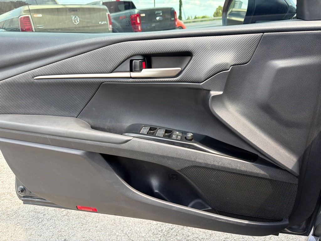Photo 21 of this TOYOTA CAMRY