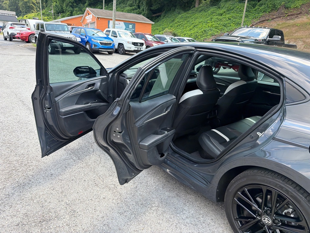 Photo 24 of this TOYOTA CAMRY