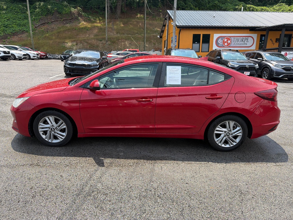 Photo 4 of this HYUNDAI ELANTRA