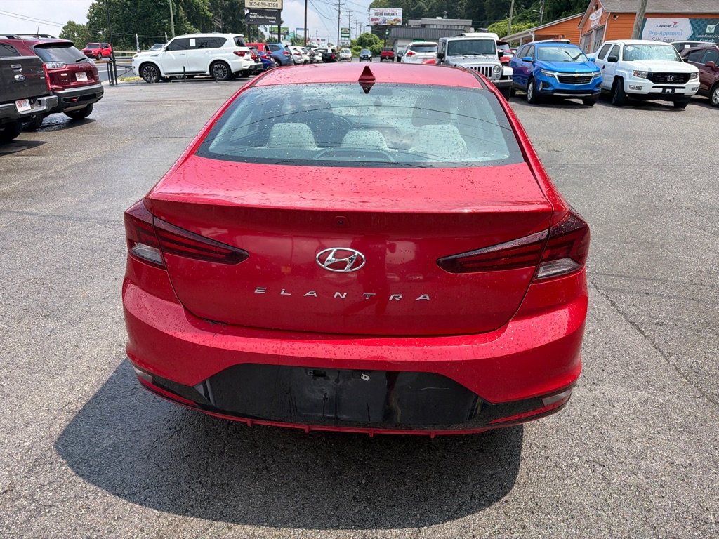 Photo 6 of this HYUNDAI ELANTRA