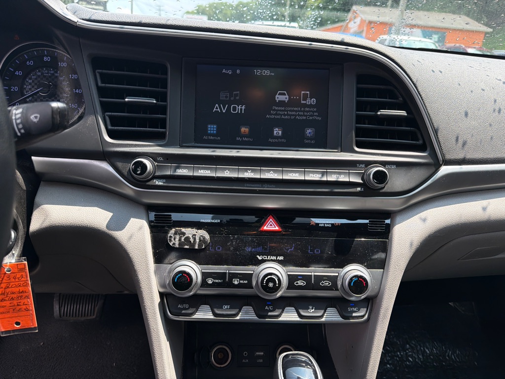 Photo 15 of this HYUNDAI ELANTRA