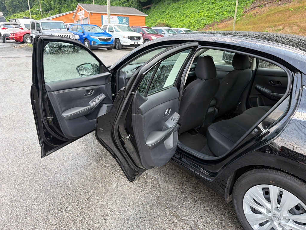 Photo 22 of this NISSAN SENTRA