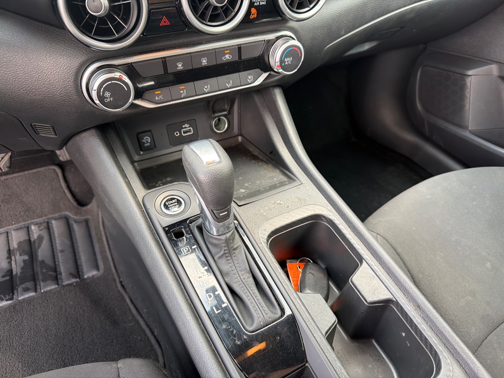 Photo 17 of this NISSAN SENTRA
