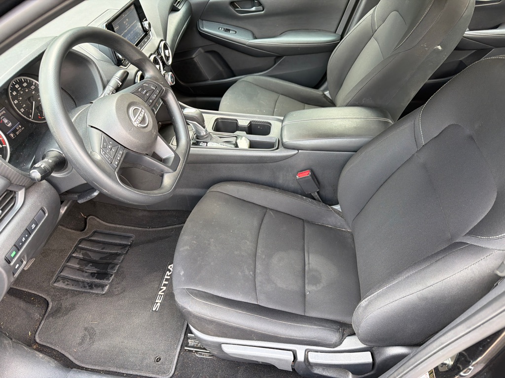 Photo 12 of this NISSAN SENTRA