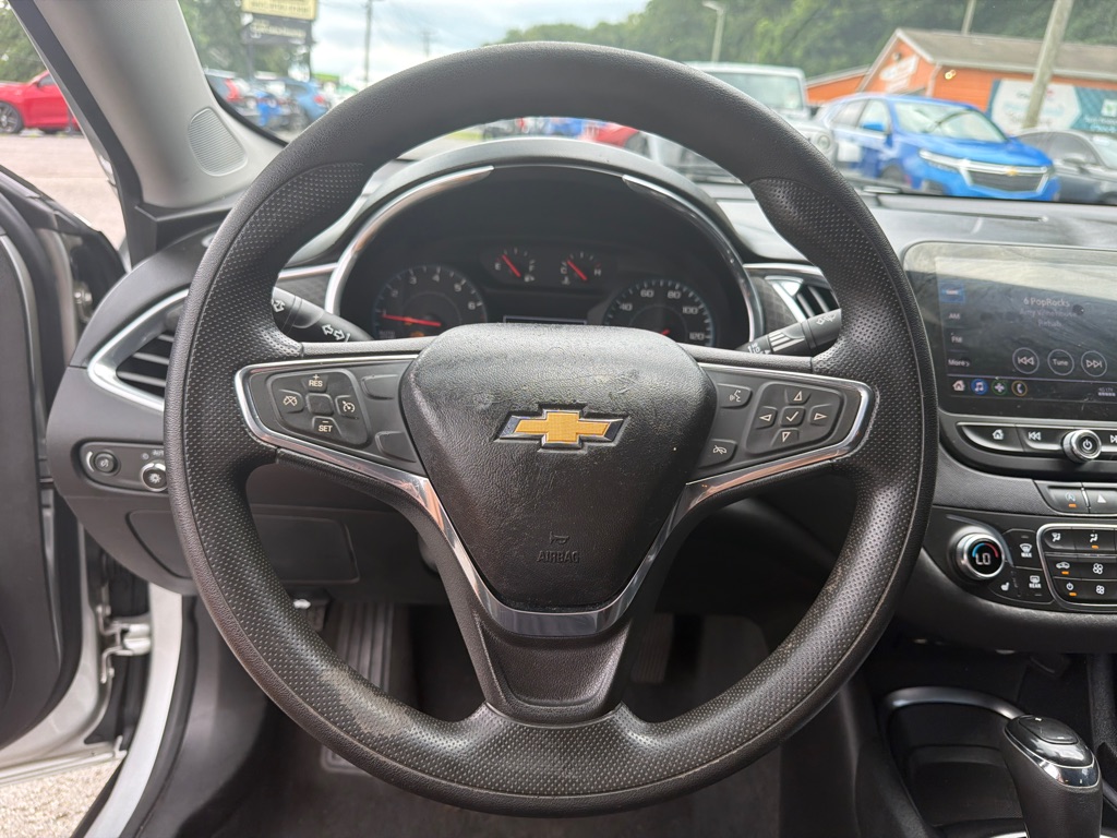 Photo 13 of this CHEVROLET MALIBU