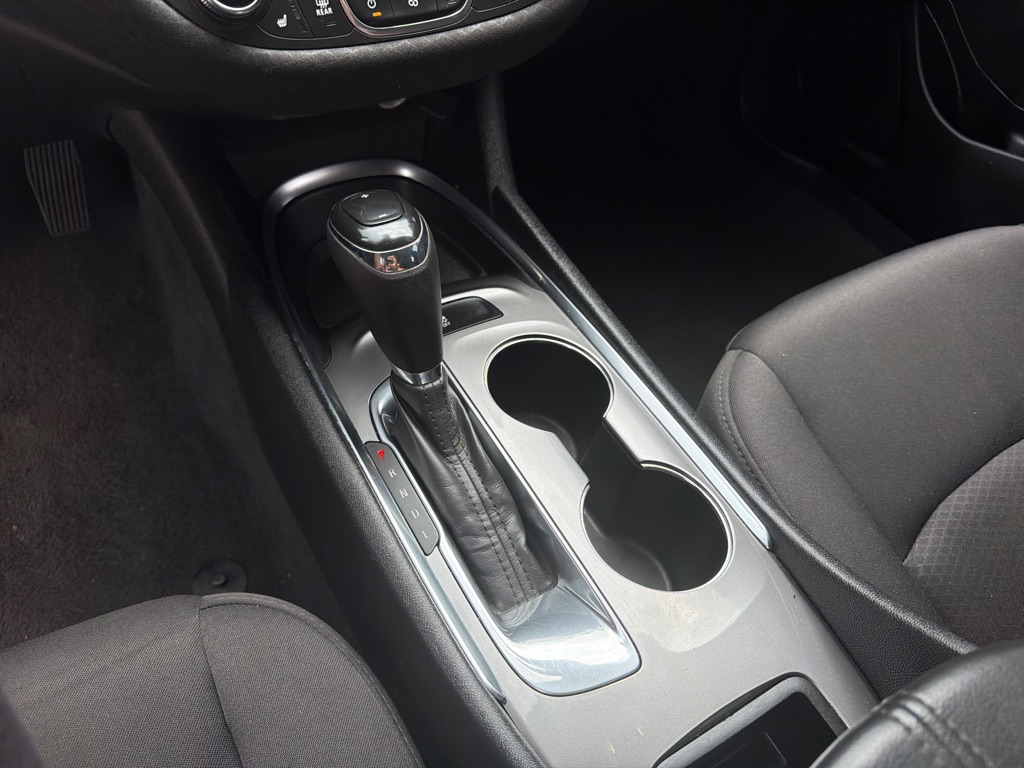 Photo 15 of this CHEVROLET MALIBU